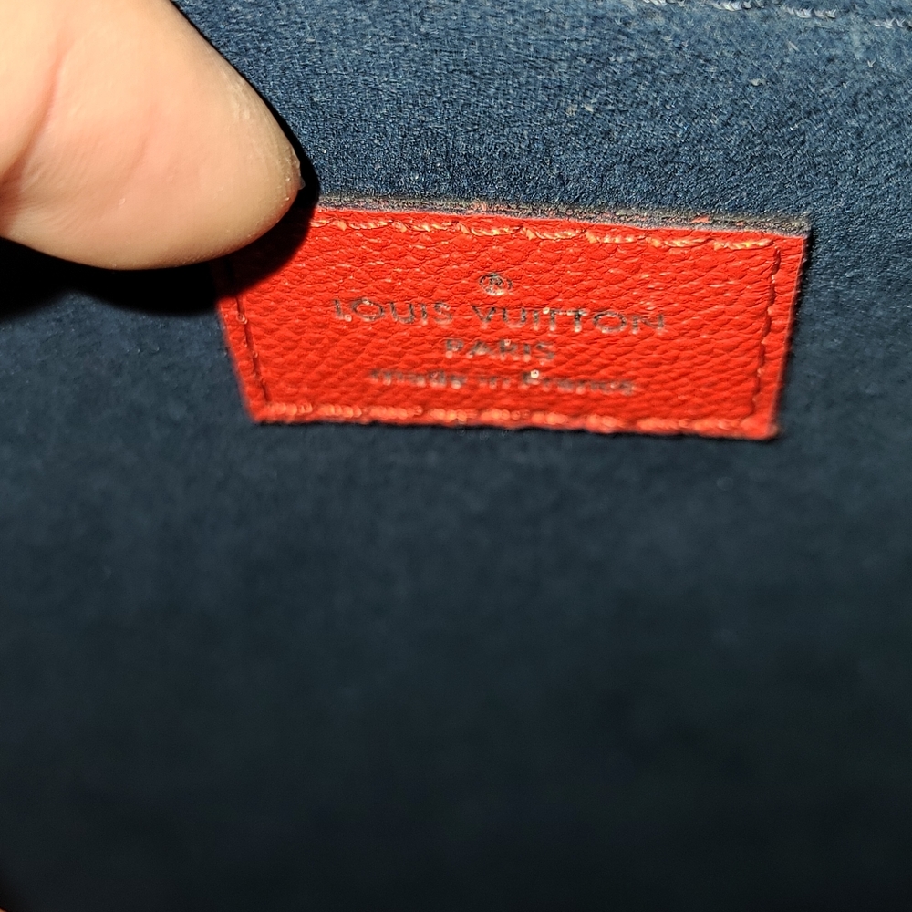 Louis vuitton TWIST TOTE - Picture 6 of 11